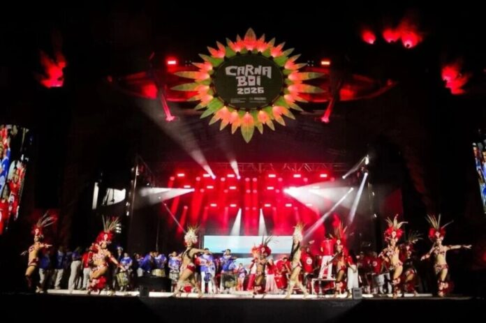 Carnaboi 2026: Sambódromo de Manaus celebra cultura amazonense com tema "Brinquedo de São João"