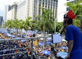 Carnaval 2026 no Rio: Monobloco lidera programação de blocos neste domingo