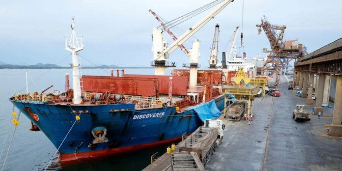 Novas tarifas de Trump isentam 46% das exportações brasileiras para os EUA