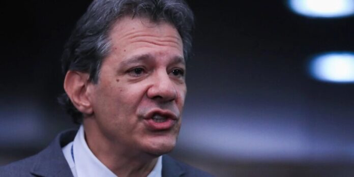 Haddad explica aumento de imposto sobre importados para proteger indústria nacional