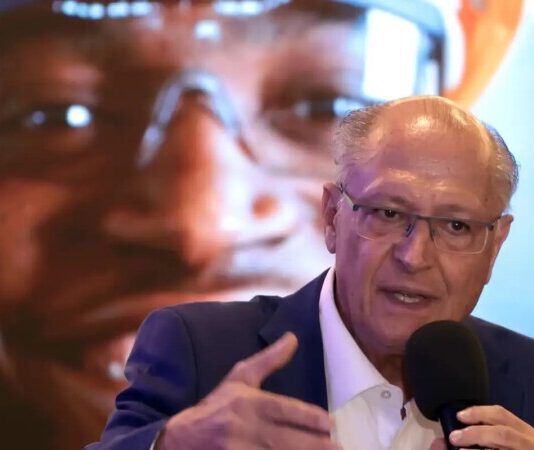Suframa vai analisar 83 projetos com Geraldo Alckmin em Manaus