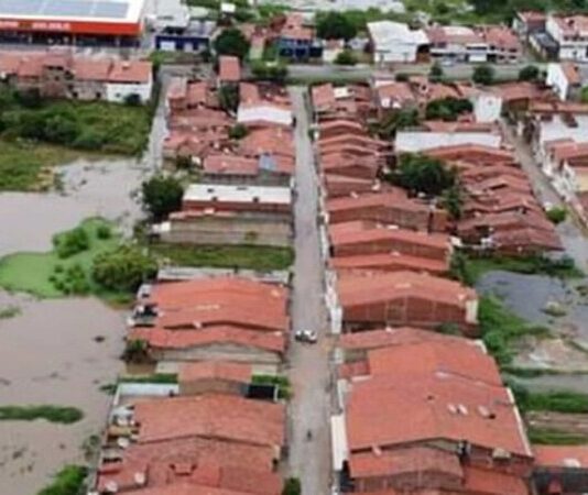 Inmet emite alerta de chuvas intensas para Norte e Nordeste neste fim de semana