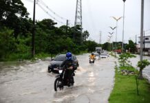 Alagamentos deixam motoristas ilhados e complicam mobilidade em Manaus