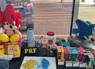 Mais de 600 comprimidos de ecstasy são encontrados com adolescente em ônibus fiscalizado pela PRF