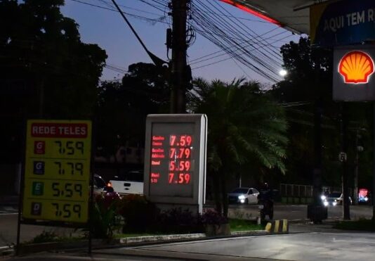 Preço da gasolina dispara em Manaus e chega a R$ 7,59