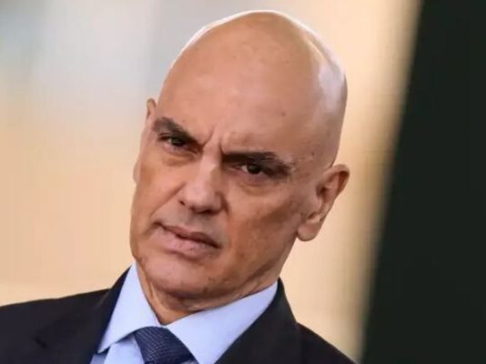 Contador é preso por ordem de Moraes por quebra de sigilo fiscal de parentes de autoridades