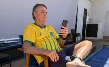 PF cumpre mandado na casa de Jair Bolsonaro e procura armamentos ligados ao ex-presidente