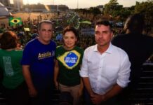 Flávio Bolsonaro sela acordo de paz com Malafaia e Nikolas; Michelle segue ignorando enteado