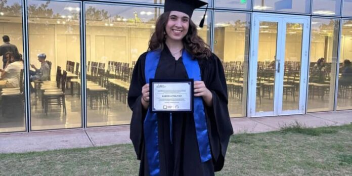 Brasileira de 20 anos é premiada em concurso internacional de biologia quântica