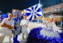 Moção de repúdio a desfile que exaltou Lula é aprovada em comissão da Câmara