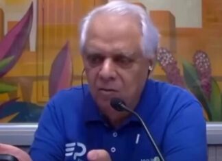 Radialista critica religião cristã e chama Bíblia de “livrinho idiota” em transmissão ao vivo