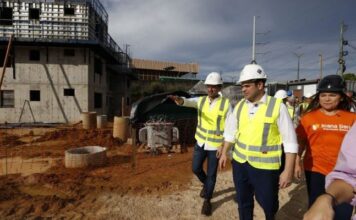 Em vistoria de obras do Residencial Compensa, governador interino Roberto Cidade destaca continuidade dos projetos habitacionais no Amazonas