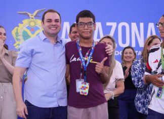 Governador interino Roberto Cidade acompanha entrega de 1,2 mil óculos e avança com mutirão oftalmológico no Amazonas
