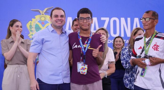 Governador interino Roberto Cidade acompanha entrega de 1,2 mil óculos e avança com mutirão oftalmológico no Amazonas