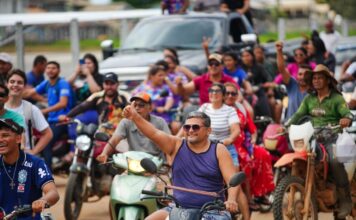 Contra o abandono: Professora Maria do Carmo encara distâncias do Amazonas para ouvir população do Purus e Juruá