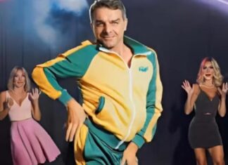 Neta de Lula debocha de Flávio Bolsonaro com dança da ‘rachadinha’
