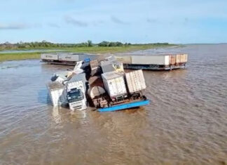 Embarcação com carga se parte no rio Amazonas durante trajeto de Manaus ao Pará