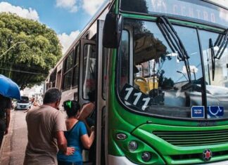Sem acordo salarial, rodoviários indicam greve dos ônibus para sexta em Manaus
