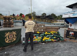 Barco que saiu de Tabatinga é flagrado pela PF com carga milionária de drogas rumo a Manaus