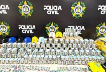 Esquema de falsificação de figurinhas da Copa do Mundo é alvo de apreensão com 200 mil itens