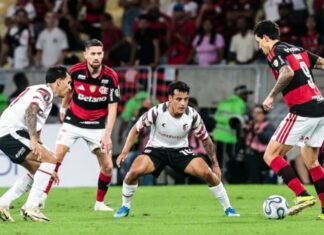 Flamengo derrota o Estudiantes e aguarda decisão da Conmebol sobre jogo contra o Independiente Medellín