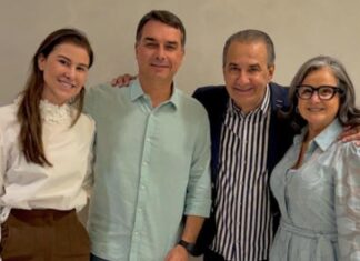 Flávio Bolsonaro sela acordo com Malafaia, que será usado para atacar fim da escala 6×1