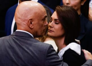 Michelle Bolsonaro chama Moraes de ‘irmão em Cristo’ e cita possível conversão do ministro