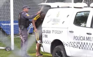 Protocolo antirracismo é acionado no Zamith e torcedor é preso durante jogo em Manaus
