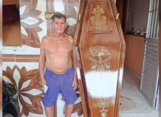 Idoso de 84 anos no interior do Amazonas se antecipa e adquire caixão para não gerar despesas aos familiares