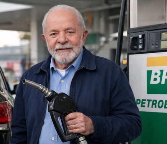 Petrobras sinaliza reajuste iminente da gasolina e monitora mercado interno