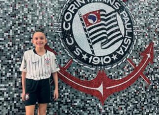 Jovem amazonense de 9 anos conquista vaga no Corinthians
