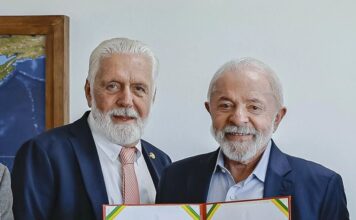 Investigação da PF indica atuação de Jaques Wagner como intermediário em mensagens a Lula