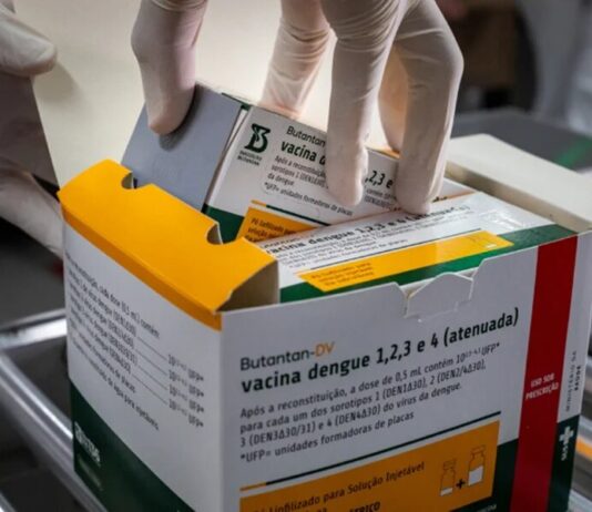 Imunizante contra a dengue aplicado em 500 mil pessoas é suspenso de forma temporária pelo SUS