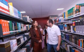 Governador Roberto Cidade inaugura biblioteca do Centro de Estudos Superiores da UEA em Itacoatiara
