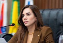 Na tribuna da Aleam, Débora Menezes defende homeschooling, aponta falhas do ensino público e cobra votação urgente do PL 3.179/2012 no Senado