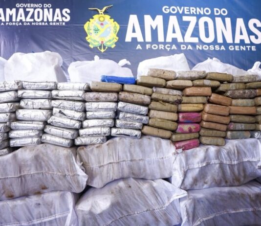 Polícia apreende carga milionária de drogas durante operação no rio Amazonas: R$ 57 milhões em prejuízo ao tráfico