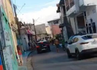 Homem vestido com camisa do Brasil é assassinado na zona oeste de Manaus