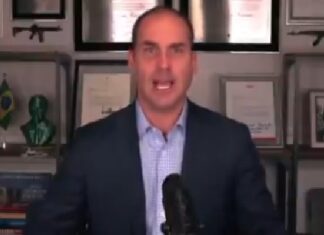 Eduardo Bolsonaro é detonado após sugerir troca do Pix por sistema privado dos EUA: “Traidor da Pátria”