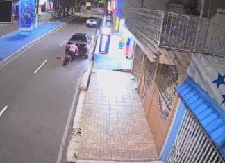 Acidente no interior do Amazonas deixa motociclista ferido após forte colisão com veículo parado