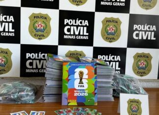 Polícia apreende álbuns e figurinhas falsificados da Copa do Mundo em operação