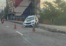 Motorista perde controle da direção e capota carro em uma das principais avenidas de Manaus