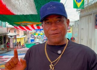 Tetracampeão Viola é recebido em Manaus e se surpreende com homenagem na “Rua da Copa”