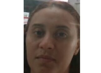Mulher é apontada como peça-chave em assassinato e está sendo procurada pela Polícia Civil após “casinha” que terminou em morte
