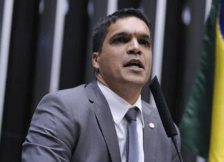 Daciolo contraria anúncio do partido e descarta concorrer ao Governo do Amazonas em 2026