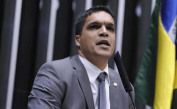 Daciolo contraria anúncio do partido e descarta concorrer ao Governo do Amazonas em 2026