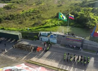 Comboio com ajuda humanitária de Manaus chega a Roraima rumo à Venezuela