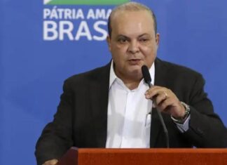 Ibaneis Rocha anuncia desistência de candidatura ao Senado