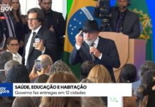 Lula mostra dedo do meio ao defender pobres e usa palavrão em discurso