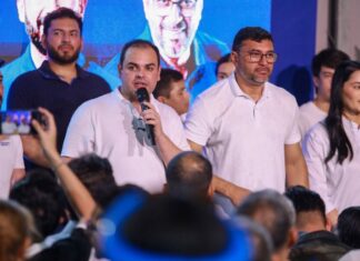 Roberto Cidade defende renovação política em evento de lançamento das pré-candidaturas de Carlinhos e Saimon Bessa