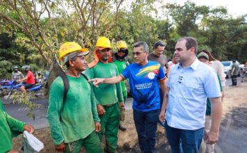 Governador Roberto Cidade fiscaliza obras de pavimentação em Manicoré